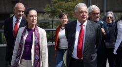 Como pocas veces ha ocurrido y después de más de un año de no andar juntos por la capital, la jefa de Gobierno Claudia Sheinbaum y el presidente Andrés Manuel López Obrador realizaron una inauguración de obra pública juntos aquí en la Ciudad de México.