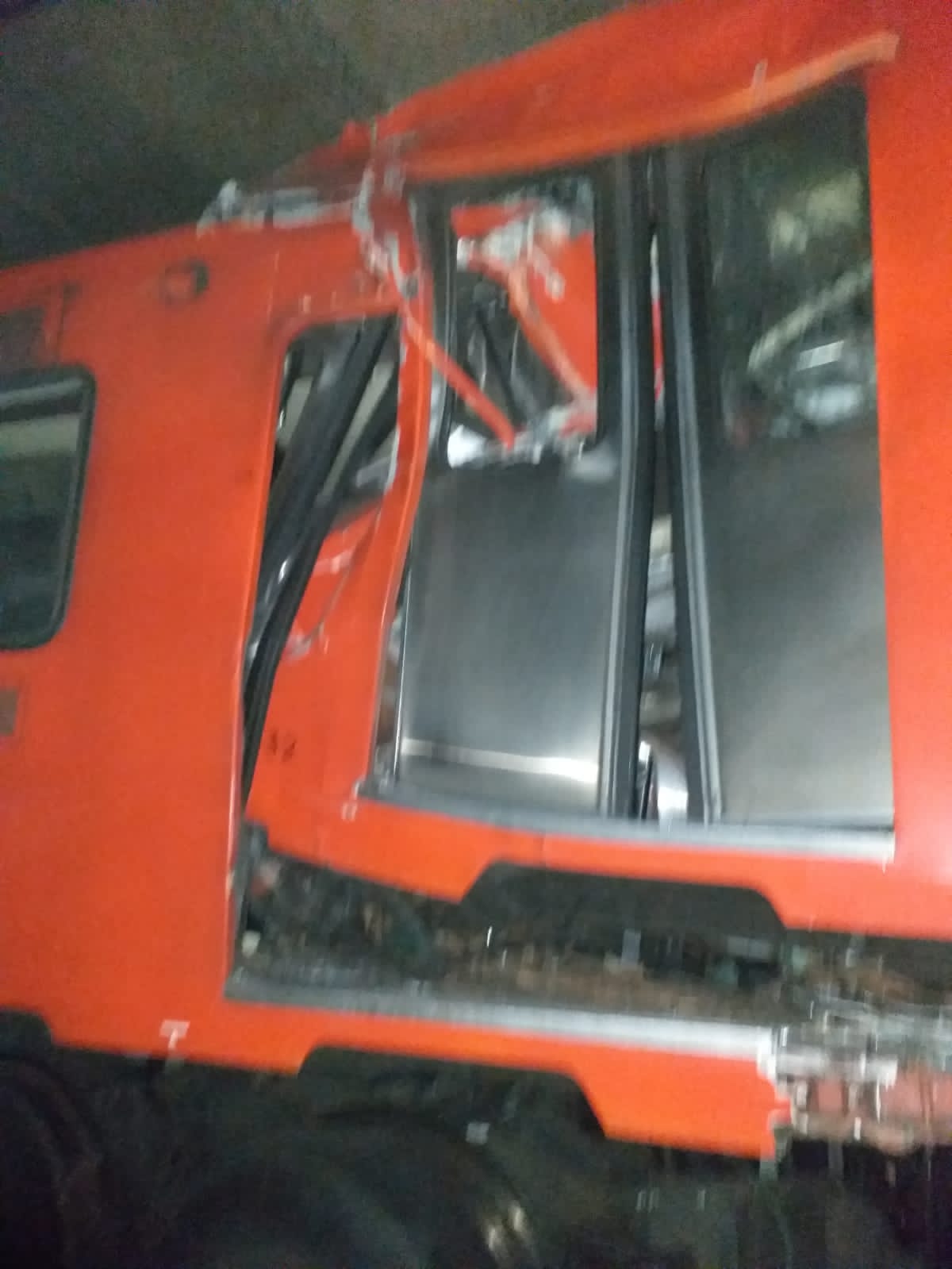 Confirman 1 muerto por choque ("incidente") en el L3 del Metro