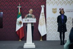 El Gobierno de la Ciudad de México arrancó la aplicación de descuentos en el pago anual anticipado de Predial con 8 por ciento si se realiza en enero y 5 por ciento si es en febrero; cuota fija de 58 pesos bimestrales en predial a grupos vulnerables y adultos mayores a partir de 59 años y 30 por ciento en predial si el valor catastral excede 2 millones 400 mil pesos; 50 por ciento en la cuota bimestral de agua para grupos vulnerables; así como 100 por ciento en tenencia vehicular, pagando el refrendo.
