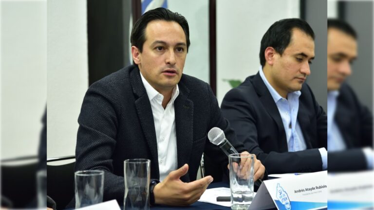 La oposición en la capital denunció que el Gobierno de la Ciudad de México (GCDMX) pagó 25.7 millones de pesos a una “empresa patito” para que reparara las 45 viviendas afectadas por la ampliación de la Línea 12 del Metro, de Mixcoac a Observatorio, pero a pesar de ello sólo han arreglado cinco viviendas, lo que supone un desfalco a las erario pero además esas familias siguen sin recuperar su patrimonio.