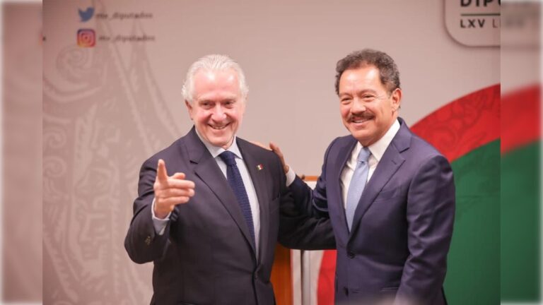 Otro montaje en la Cámara de Diputados, del que por supuesto no podía estar ajeno el maestro de la especialidad, el hoy encargado de la Coordinación General de Comunicación Social, Eduardo Arvizu.