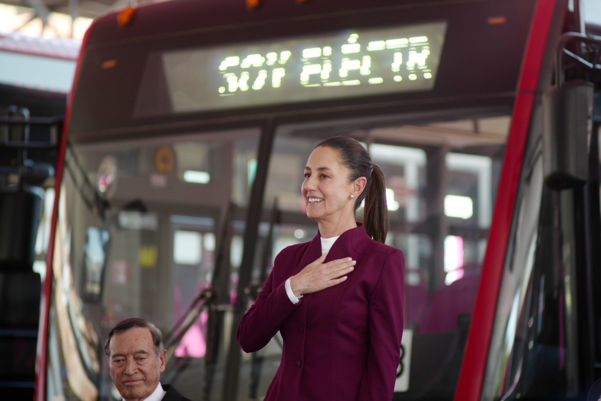 Lanzan 60 autobuses eléctricos para Metrobús