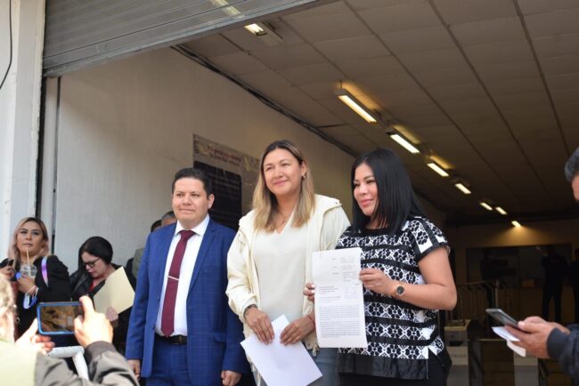 Presenta Morena ¡ooootra! denuncia contra Sandra Cuevas