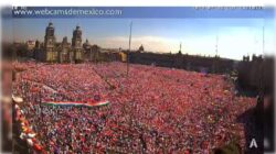 Andrés Manuel López Obrador sufrió ayer la mayor derrota política y simbólica desde que es presidente: le arrebataron el monopolio del zócalo de la Ciudad de México.
