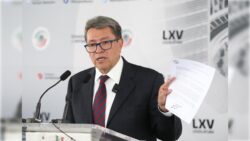 Ricardo Monreal, consideró que nuestro país no debe abandonar las vías diplomáticas para mantener una buena relación con Estados Unidos. En conferencia de prensa, el senador respaldó al presidente Andrés Manuel López Obrador en la defensa de la soberanía nacional, pues un sector de la Unión Americana “se ha excedido” en contra de México.