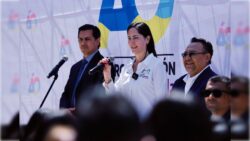 Tras reiterar su compromiso de garantizar la seguridad para toda la alcaldía y de manera muy especial, en las escuelas, la alcaldesa Lía Limón, encabezó en la secundaria 279 “John Dewey” una plática más de la estrategia “Blindamos con prevención tu escuela”, la cual forma parte del programa Blindar ÁO.