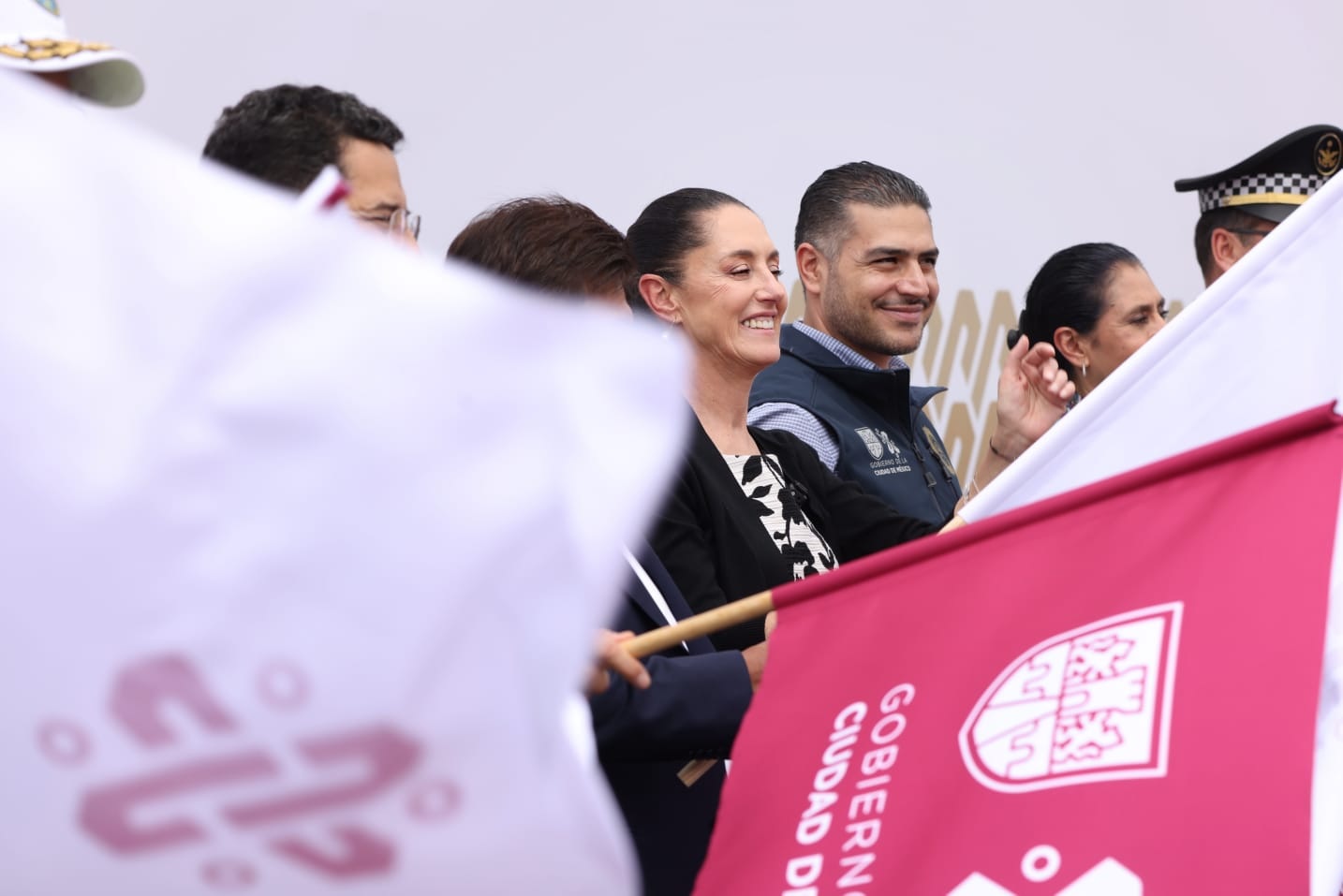 Por más que ayer volvió a decir que no tiene su corcholata para la Ciudad de México, la realidad es que Claudia Sheinbaum, jefa de Gobierno, sí tiene favorito: se llama Omar Hamid García Harfuch, su secretario de Seguridad Ciudadana, quien por cierto también niega lo que parece evidente en sus hechos, que sí aspira pero lo mantiene en reserva.