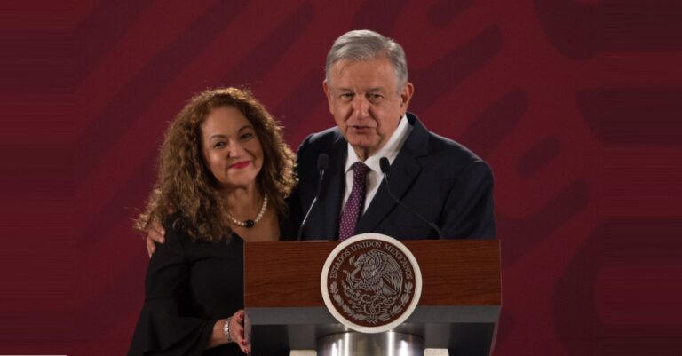 A finales de febrero de 2021, unos días después de estallado el paro laboral en Notimex, la directora de la agencia, Sanjuana Martínez, pidió a la jefa de Gobierno, Claudia Sheinbaum que con la ayuda de la fuerza pública levantara los campamentos de los trabajadores en huelga.