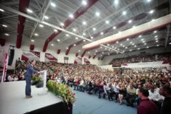 En la Conferencia Magistral Políticas de Gobierno al Servicio de la Ciudadanía en el Instituto Tecnológico de Nuevo León, la jefa de Gobierno de la Ciudad de México Claudia Sheinbaum  presumió logros de su administración, entre los cuales destacó en educación, movilidad, obras públicas y en apoyo a las mujeres en la capital del país.