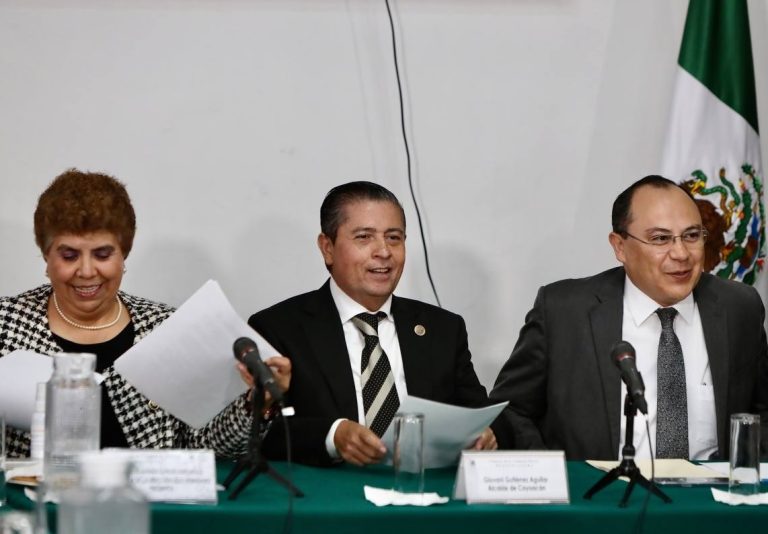 Giovani les ganó varias veces la discusión y les demostró a los legisladores con datos oficiales que en la Demarcación logró reducir el 33.3% los delitos en un año y medio de gobierno.