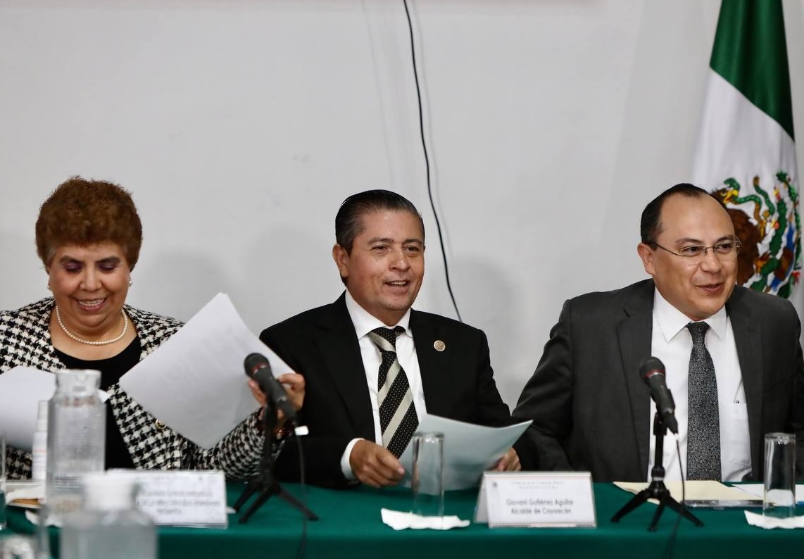 Giovani les ganó varias veces la discusión y les demostró a los legisladores con datos oficiales que en la Demarcación logró reducir el 33.3% los delitos en un año y medio de gobierno.