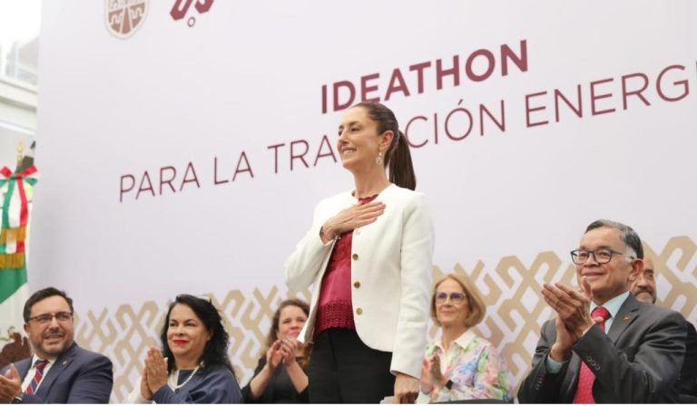 La jefa de Gobierno Claudia Sheinbaum refrendó su postura de que el método para elegir al candidato presidencial de Morena al 2024 debe ser la encuesta, que está contemplada en los estatutos del partido y “se realiza desde hace mucho tiempo.