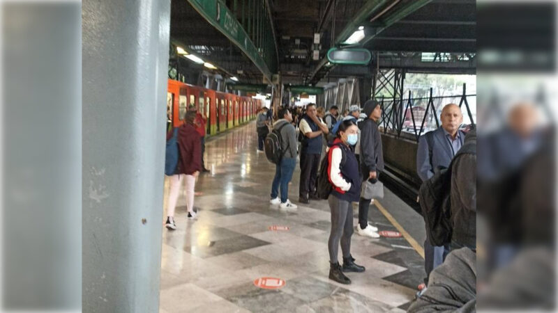  Reportan avance lento y aglomeraciones en Líneas del Metro