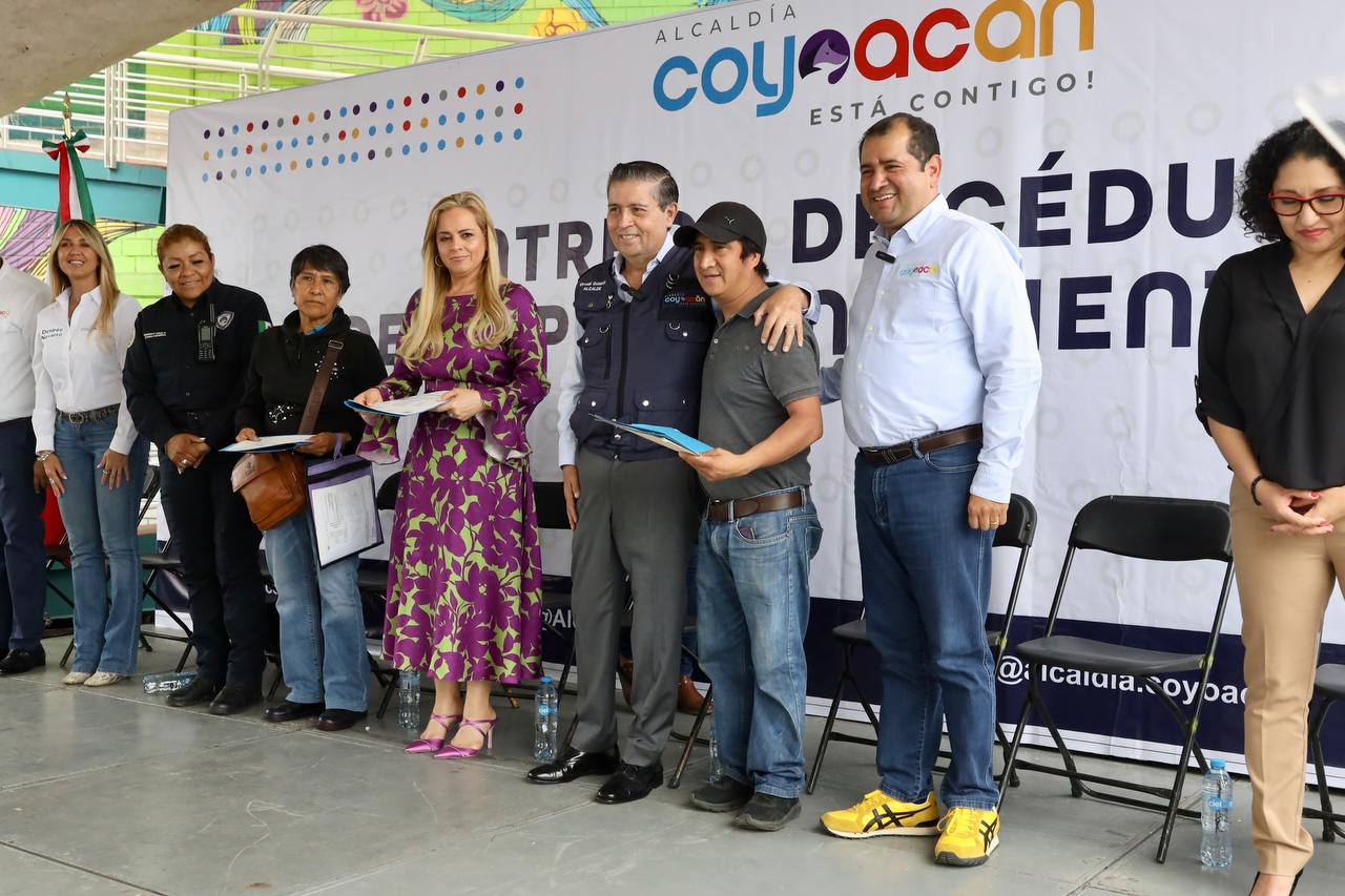 Brinda Coyoacán certeza jurídica a locatarios de mercados