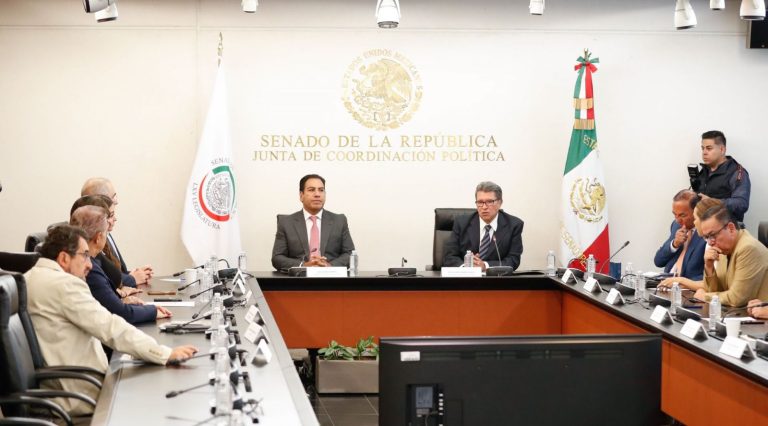 Ricardo Monreal se registra este viernes, al medio día, como aspirante de Morena a la Coordinación Nacional para la Defensa de la Cuarta Transformación. Se trata de la antesala para obtener la candidatura del partido a la Presidencia de la República de 2024.