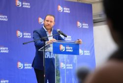 Uno de los temas que quieren dejar en claro en las negociaciones del Frente Amplio entre PAN, PRI y PRD hacia 2024, es que en el caso de las candidaturas para la Jefatura de Gobierno y las gubernaturas no necesariamente van a repetir el método que para elegir a su abanderada presidencial: firmas, registro, debates, consulta, encuesta.