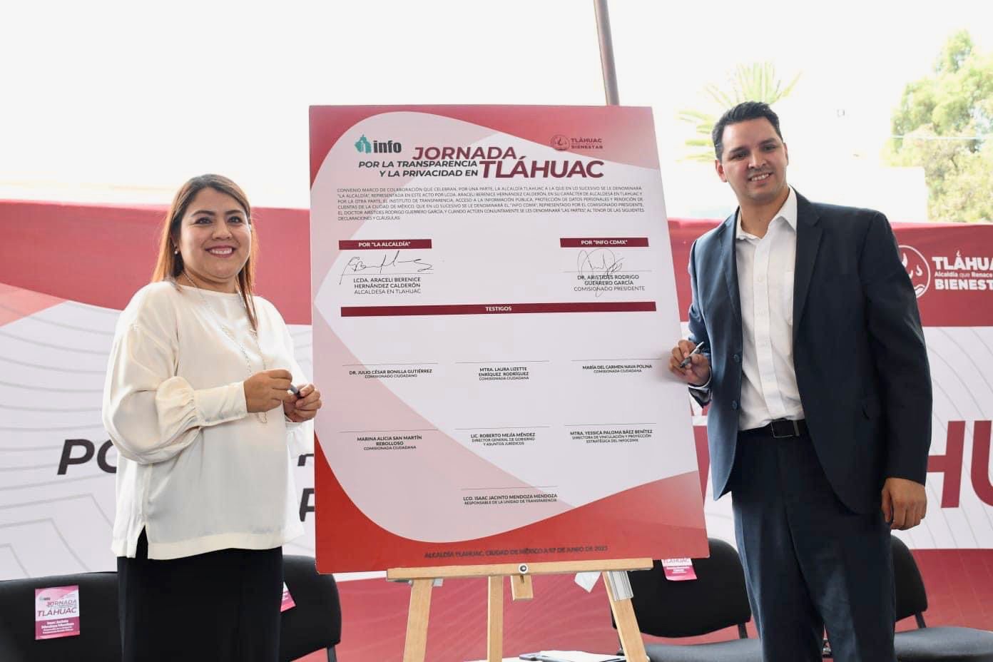 Con el objetivo de promover y difundir en los habitantes de la demarcación los derechos de acceso a la información pública y protección de datos personales, se realizó la Jornada de Transparencia en la alcaldía Tláhuac.