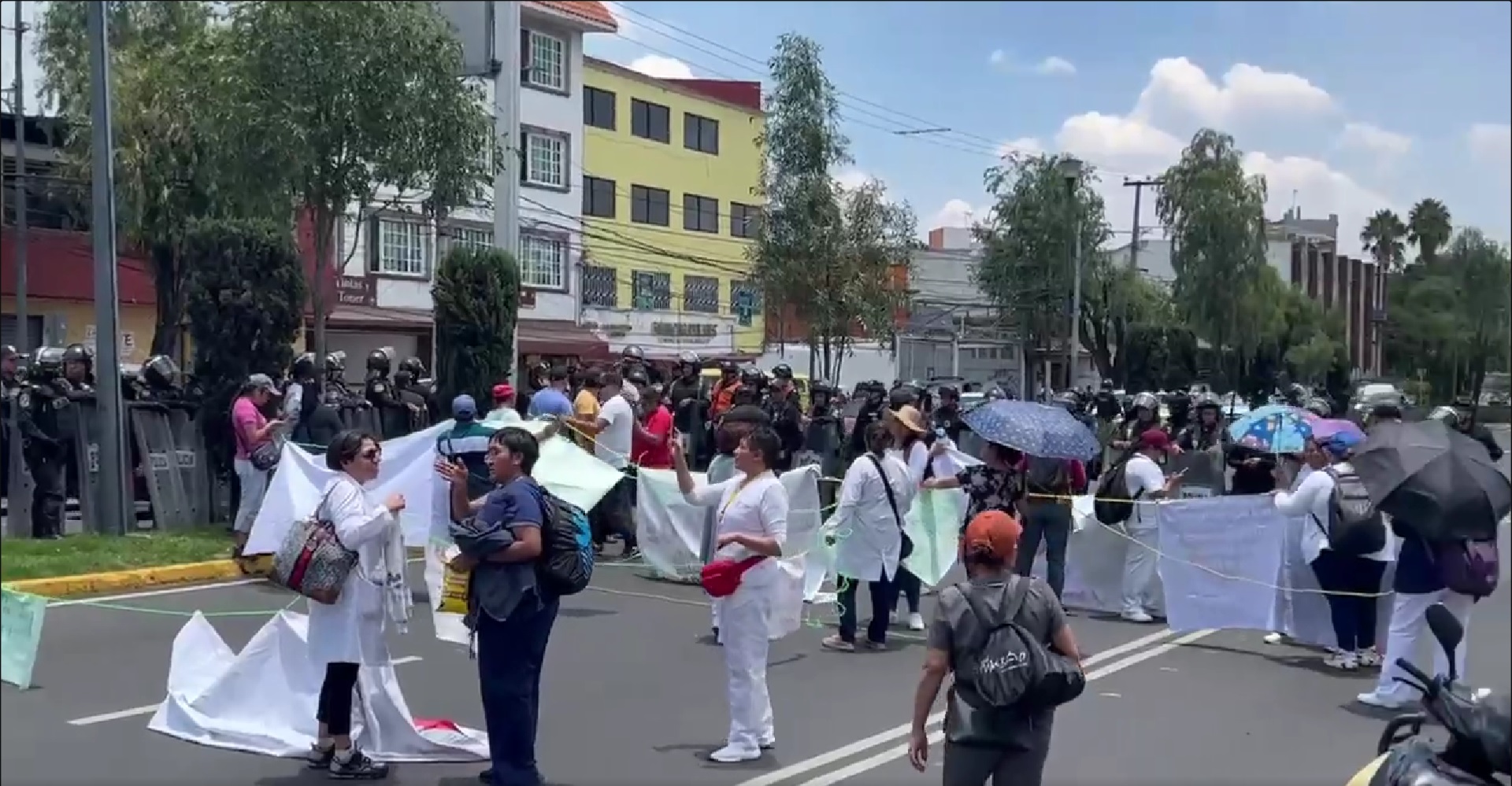 Crece el conflicto de trabajadores de la salud CDMX