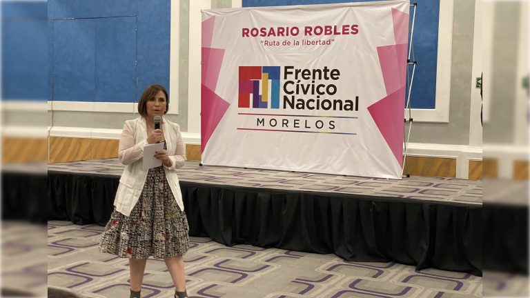 Desde hace unos días, en los círculos políticos se preguntan qué trama la ex jefa de Gobierno del Distrito Federal, Rosario Robles, con eso de que inició su “Ruta de la Gratitud” para recorrer todo el país y agradecer a quienes escucharon a su hija Mariana Moguel cuando buscó su solidaridad en los días que estuvo en prisión.