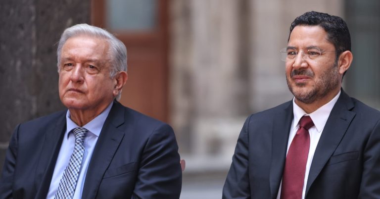 El jefe de Gobierno Martí Batres aseguró que mediante la federalización del sistema de salud a través del IMSS-Bienestar, los trabajadores de ese sector en la Ciudad de México tendrán estabilidad laboral y mejores ingresos.