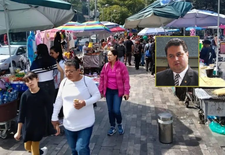 Olas de vendedores ambulantes se han multiplicado por toda la Ciudad de México, pues pese a que el Gobierno de Clara Brugada diga que existe una solidez de la economía local, los puestos de trabajo son escasos y los salarios son bajos, por lo que muchos capitalinos han tomado las calles para vender. FOTOS: Cuartoscuro / Especial