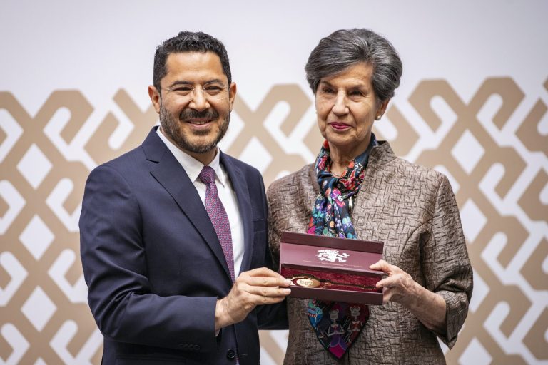 Batres esperará resultado de encuesta el 6 de septiembre