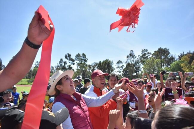 Tláhuac inaugura escuela de futbol para niñas niños y jóvenes