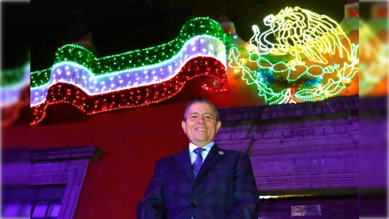 El punto de partida del alumbrado está en Jardín Hidalgo, sus principales atractivos son  Palacio de Cortés, el kiosko porfiriano y la Parroquia de San Juan Bautista, en Coyoacán, resaltó el alcalde Giovani Gutiérrez. FOTO: Especial