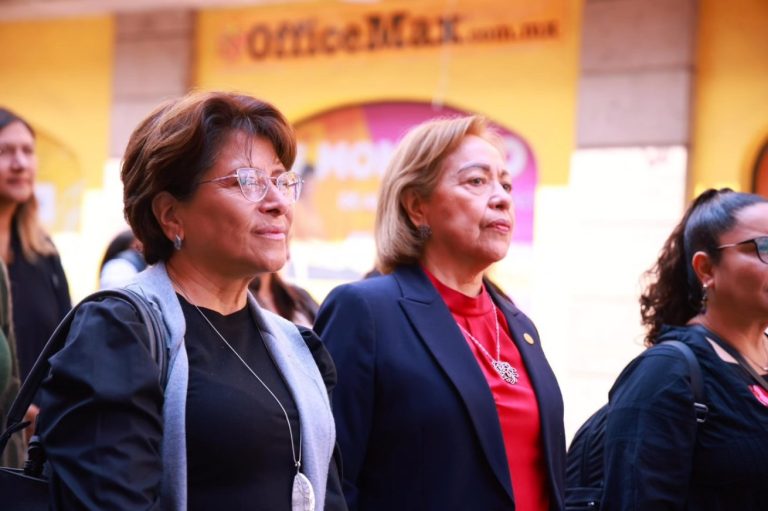 La coordinadora de Morena en el Congreso de la Ciudad de México y aspirante a la candidatura por la Alcaldía Iztapalapa Martha Ávila celebró la publicación de la convocatoria de su partido para la selección del coordinador de la Ciudad de México para la Defensa de la Cuarta Transformación, que de facto se convertiría en el candidato a la Jefatura de Gobierno. FOTO: X / Martha Ávila