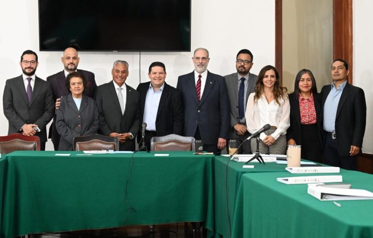 En el Congreso de la Ciudad de México se llevó a cabo la instalación del Consejo Judicial Ciudadano, conformado por 11 ciudadanos que tendrán la misión de evaluar quién será la o el titular de la Fiscalía General de Justicia (FJCDMX) de 2024 a 2027, y el primer escenario es que sea ratificada su actual titular, Ernestina Godoy, por cuatro años más. FOTO: Congreso CDMX