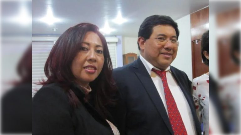 Dicen que el evento del sábado con más de 13 mil adultos mayores, aunque lo encabeza la directora general de Inclusión y Bienestar Social de la Alcaldía, Erika Rosales, no es destape para ella misma, sino para la novia del alcalde, Guadalupe Ramos, ex diputada, y a quien él apoya con todo dejarle el poder.
