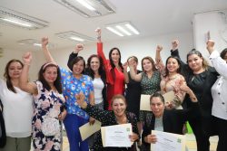 Las capacitaciones que se imparten a las encargadas y docentes de las Estancias Infantiles y los Centros de Atención y Cuidado Infantil (CACIs) de Álvaro Obregón, garantizan el mejor desarrollo, aprendizaje, cuidado y seguridad de las y los infantes que asisten a estos centros educativos. FOTOS: Especial CDMX