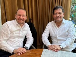 El encuentro entre el perredista Víctor Hugo Lobo y el panista Santiago Taboada, a unos cuantos días de que se definan las reglas para elegir al candidato del Frente Amplio por México a la Jefatura de Gobierno deja dos mensajes políticos importantes. FOTO: X / Taboada