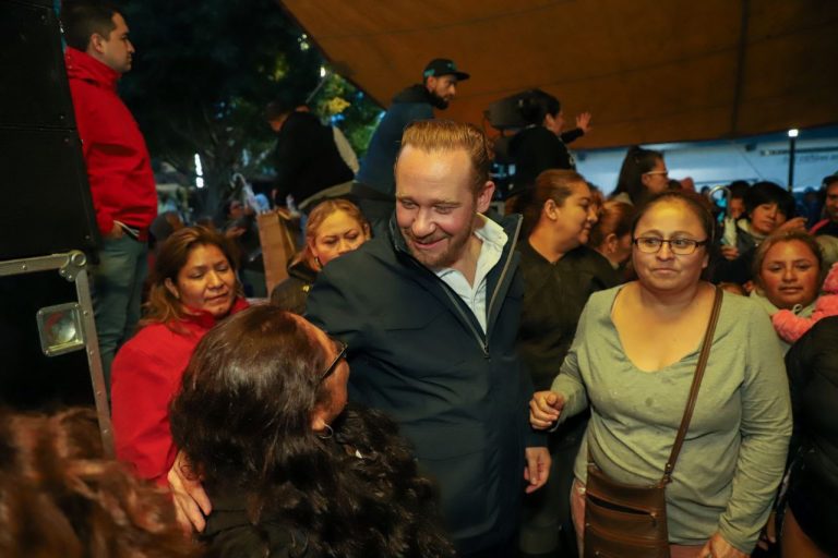 En su primera semana con licencia, el aspirante de la oposición a la candidatura para la Jefatura de Gobierno de la Ciudad de México, Santiago Taboada fue en dos ocasiones a Iztapalapa, el territorio de su eventual competidora Clara Brugada. FOTO: X / Taboada