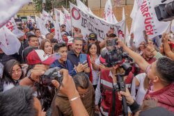 El aspirante de Morena a la candidatura para la Jefatura de Gobierno Omar García Harfuch se comprometió a que dará continuidad a la reconstrucción del tejido social y los programas que permitan mejorar la calidad de vida de las personas. FOTO: Campaña Harfuch