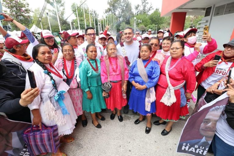 El aspirante a la candidatura de Morena a la Jefatura de Gobierno de la CDMX, Omar García Harfuch visitó la mitad de las alcaldías de la capital, donde se reunió con sectores corporativos del gobierno, asociaciones civiles y vecinos de las demarcaciones. FOTO: Campaña Harfuch