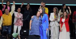 La aspirante de la oposición a la candidatura para la Jefatura de Gobierno Lía Limón dijo que es indispensable regresen los programas que garantizaban derechos en la Ciudad de México, como el Seguro Popular, las Estancias Infantiles, la Escuelas de Tiempo Completo y el programa Medico en tu Casa. FOTO: X / Lía Limón