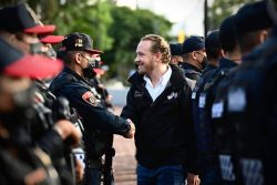 El alcalde de la Benito Juárez y aspirante a la Jefatura de Gobierno, Santiago Taboada obtuvo la licencia de parte del Congreso de la Ciudad de México para dejar su cargo por un periodo de 41 días y buscar la candidatura de la oposición. La separación correrá del 21 de octubre al 30 de noviembre. FOTO: X / Taboada