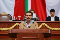 Tal parece que el propio Omar García Harfuch ya le dijo o le mandó a decir al diputado y líder del PVEM en la CDMX, Jesús Sesma, esa máxima de “no me ayudes compadre”. Y es que metió en un nuevo lío al aspirante morenista, con eso de que declaró que los verdes van a formar parte de la coalición al gobierno de la Ciudad de México sólo si Harfuch es el candidato. FOTO: X / Jesús Sesma