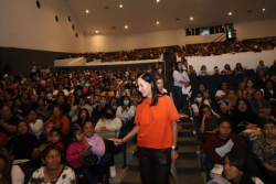 “En Álvaro Obregón las mujeres son nuestra prioridad y lo demostramos destinando uno de cada 10 pesos del gasto operativo a ellas. Amor que no se refleja en el presupuesto no es amor", remarcó la alcaldesa Lía Limón. FOTO: Archivo