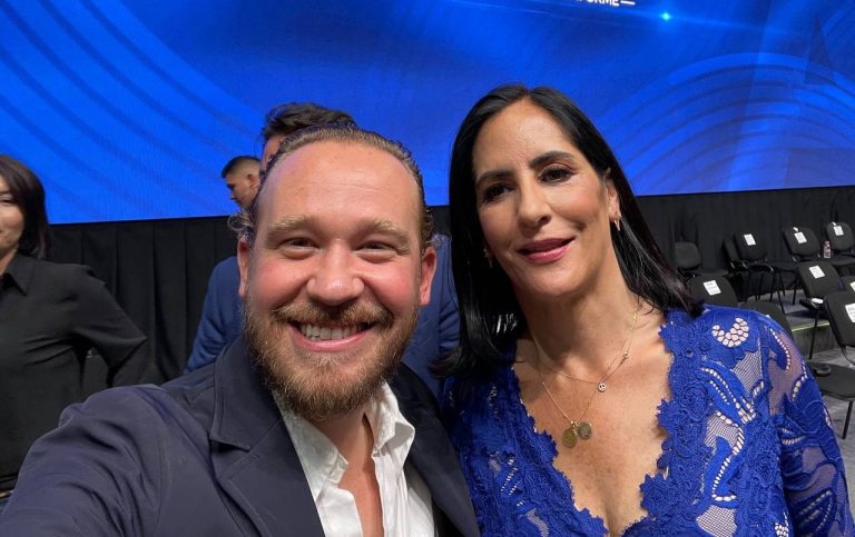 Sin embargo, Limón de inmediato reclamó enérgicamente: “El acuerdo no es exclusivo de la Ciudad de México, es un acuerdo donde se ‘siglaron’ en algunas entidades hombres y en otras mujeres. Donde se ‘siglaron’ hombres hay la posibilidad de cambiar a mujeres, al revés, no”.