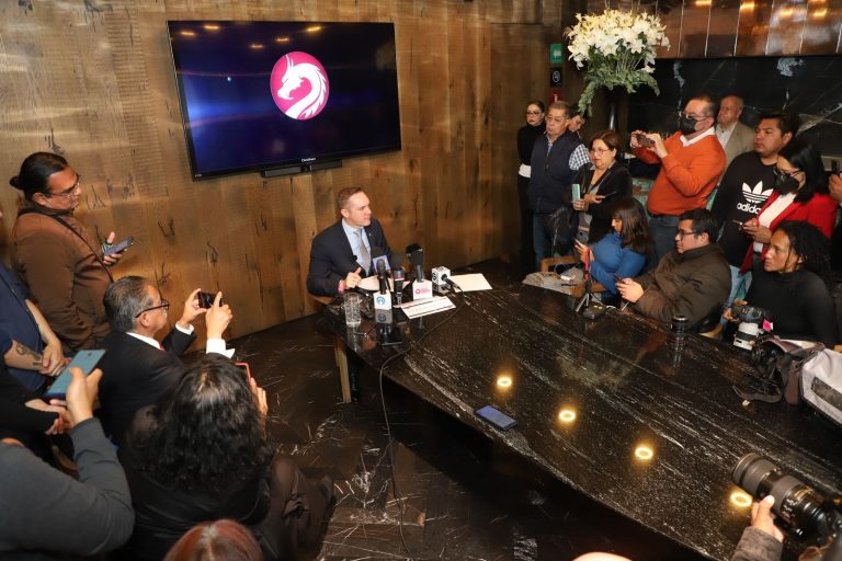 “Estoy interponiendo un juicio para que se anule la designación directa del precandidato del Frente Amplio por la Ciudad de México”, expresó Rubalcava Suarez en conferencia de prensa este miércoles. FOTO: Prensa Rubalcava