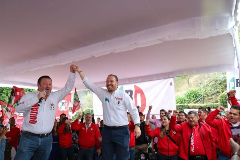 En su asamblea informativa en la Alcaldía Magdalena Contreras, el precandidato del Frente Amplio por la CDMX para la Jefatura de Gobierno, Santiago Taboada dijo que logrará que la gente en la Ciudad de México tenga mayor calidad de vida y vivan mejor, como en la Benito Juárez. FOTO: X / Taboada
