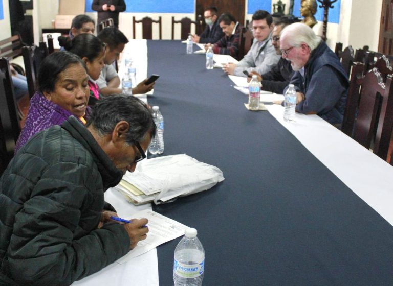 Avanza el diálogo con comerciantes otomíes en Coyoacán.