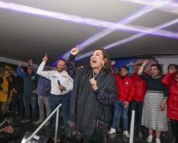 La precandidata presidencial hace un llamado al presidente Andrés Manuel López Obrador para que “no juegue con la salud de los mexicanos”.