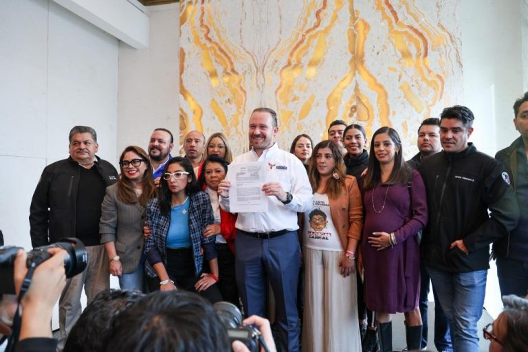 Taboada recordó que el Tribunal Electoral, en los ámbitos federal y de la CDMX, ha fijado criterio respecto a las licencias, respecto a que toda licencia surte efectos desde su presentación, aún sin que el Congreso las califique o apruebe. FOTO: Campaña Taboada