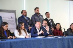 El precandidato de la coalición Va por la Ciudad de México a la Jefatura de Gobierno, Santiago Taboada informó que ya emprendió una acción legal ante el Instituto Federal de Telecomunicaciones (IFT) y que próximamente hará una denuncia colectiva ante la Fiscalía General de la República (FGR). FOTO: Campaña Taboada