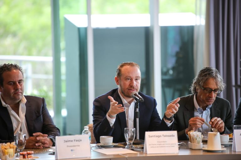 El precandidato de la coalición Va por la Ciudad de México, Santiago Taboada dijo que al margen de la visión que tenga cada partido político y su ideología, la capital del país debería tener un gobierno que sin distinciones del lugar donde se habita atienda las necesidades de la población. FOTO: Campaña Taboada