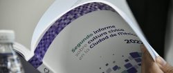 El 84% de sus habitantes considera que en la capital del país vivimos en un régimen democrático, lo que representa un incremento de 52 puntos porcentuales respecto de 2017, cuando el 32% respondió en ese sentido. Sin embargo, el 17% está de acuerdo con un régimen dictatorial, siempre y cuando resuelva los problemas. FOTO: IECM