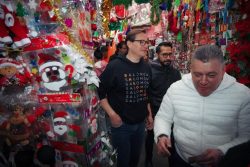 El precandidato único de Movimiento Ciudadano a la Jefatura de Gobierno, Salomón Chertorivski, aseveró que la capital del país sí tiene otra opción, más allá de la que representan los partidos de la coalición PAN, PRI y PRD, así como del oficialismo, agrupados en la alianza que domina el partido Morena. FOTO: Campaña Chertorivski